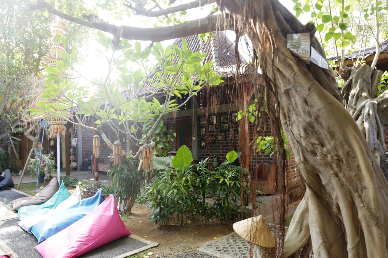 Da Housetel Kuta Hostel Кута Екстериор снимка
