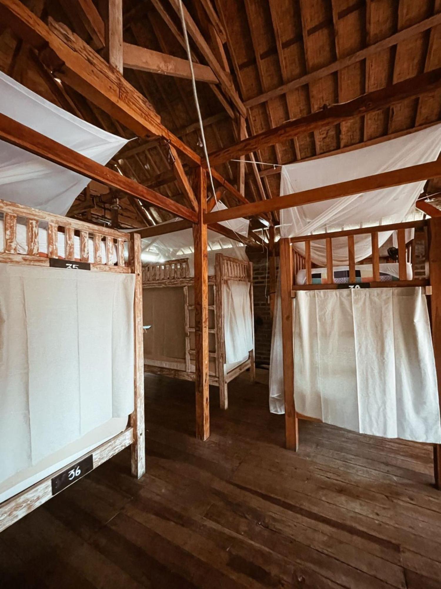 Da Housetel Kuta Hostel Кута Екстериор снимка